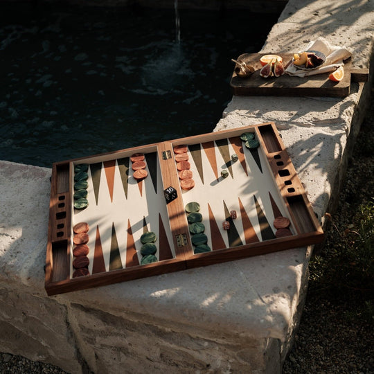 Backgammon Board: Elevate Game Night with Timeless Craftsmanship