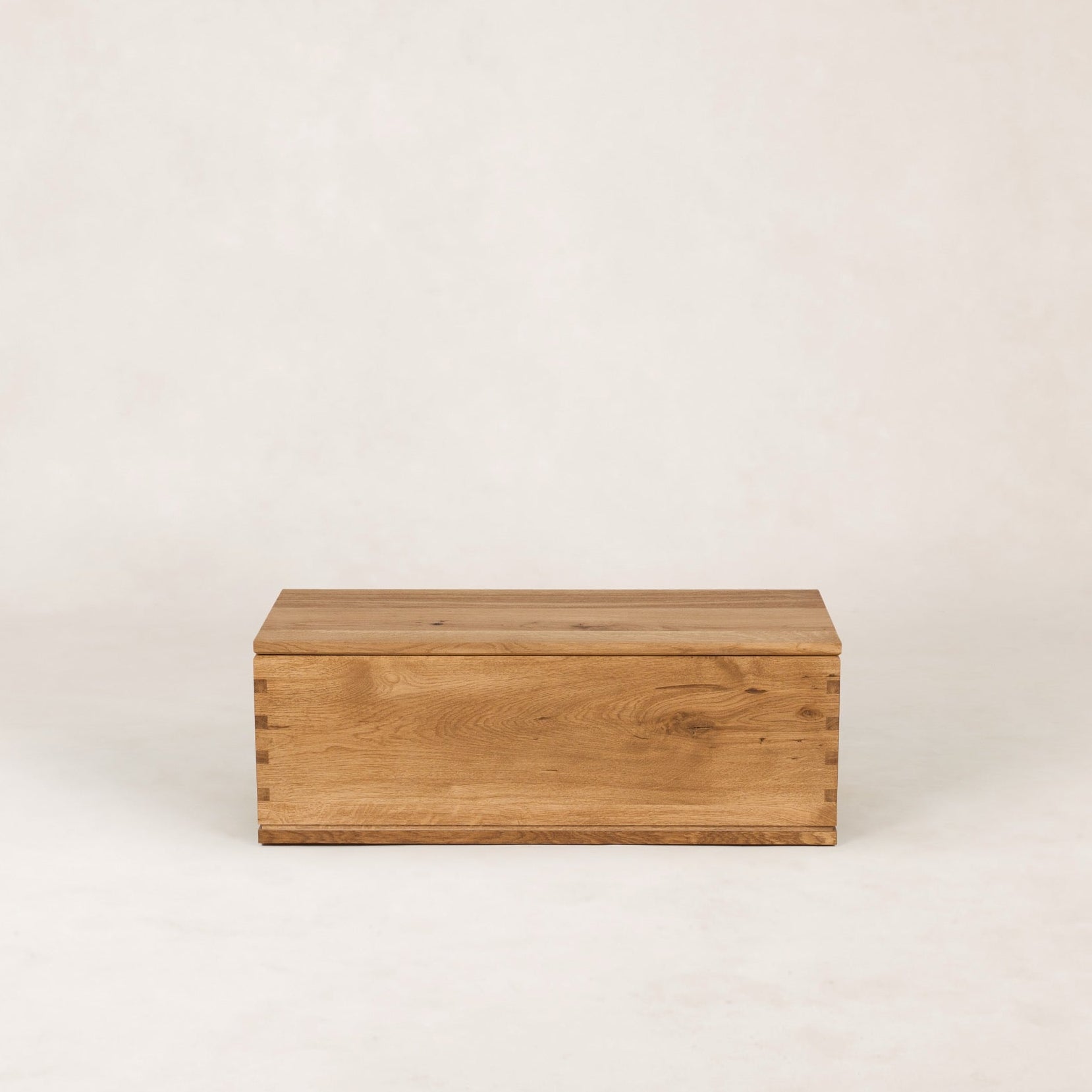 Eik Solid French White Oak Chest with Soft-Close Top