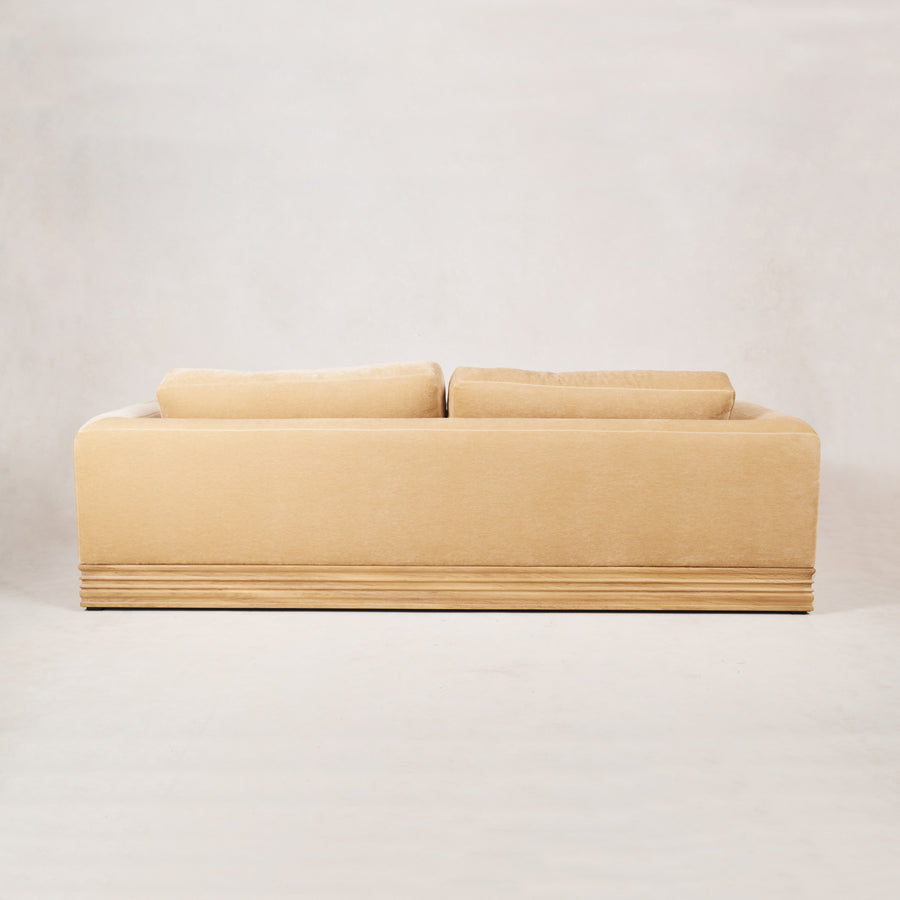 Palazzo-sofa-nude-96"-120"