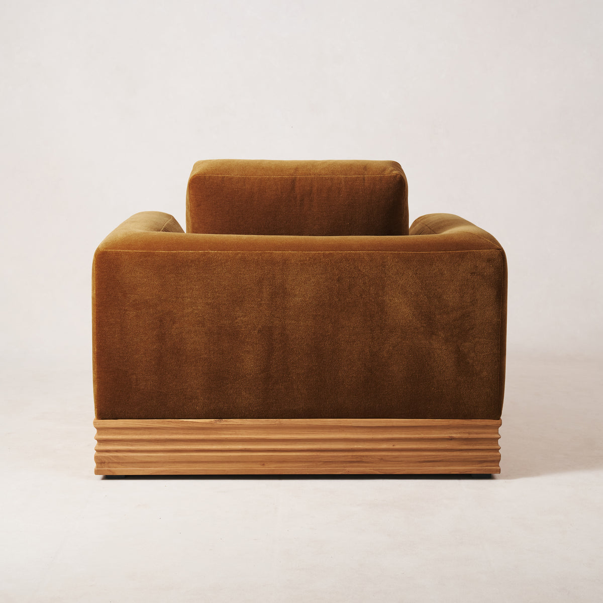 Palazzo-armchair-house-of-leon-ambra