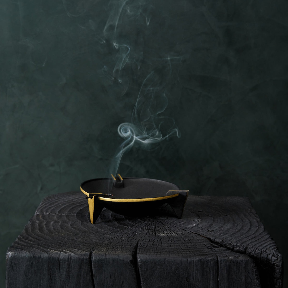 Milan Ash Tray - Black-Decorative Trays-House of Leon